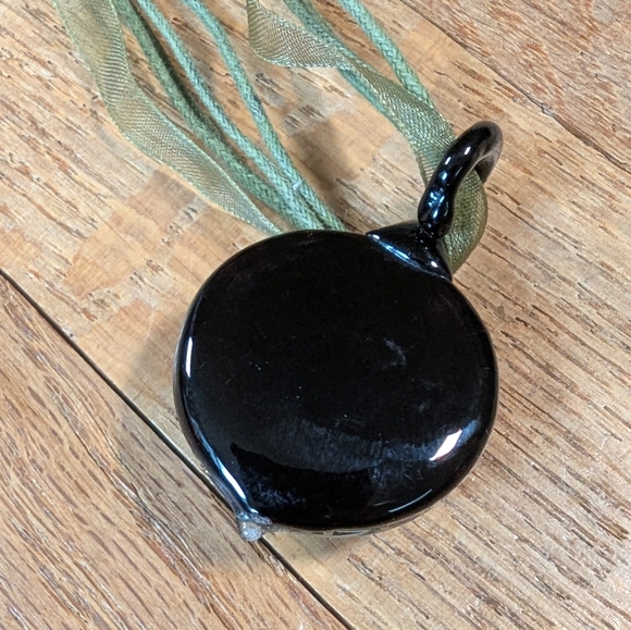 Whimsical Green Tulip Murano Glass Flower Pendant Necklace 🌿✨ - Picture 4 of 8